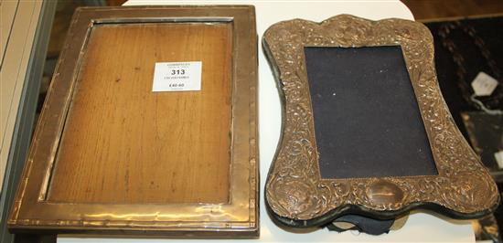 2 silver frames